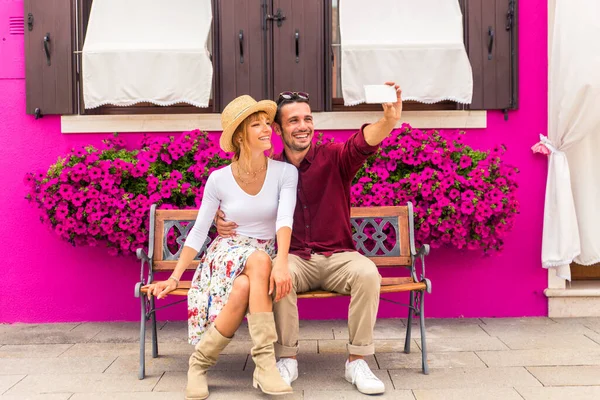 Beau Jeune Couple Qui Amuse Visitant Venise Touristes Voyageant Italie — Photo