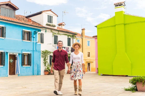 Beatiful Fiatal Pár Szórakozás Közben Velencében Turisták Utazik Olaszországban Városnézés — Stock Fotó