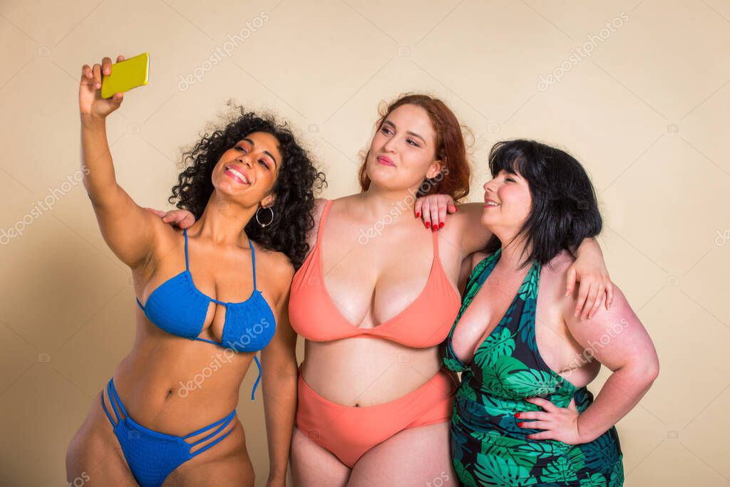 Mujeres grandes en tanga clearance