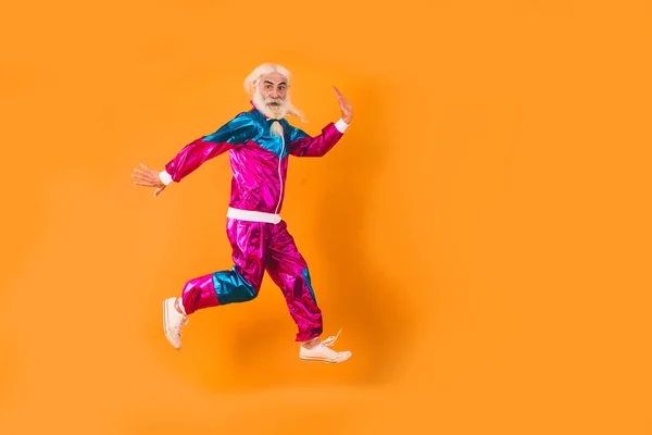 Senior Man Met Excentrieke Look Jaar Oude Man Heeft Plezier — Stockfoto