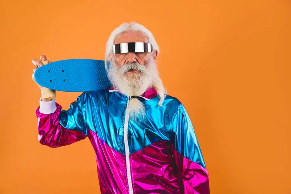 Senior Man Met Excentrieke Look Jaar Oude Man Heeft Plezier — Stockfoto