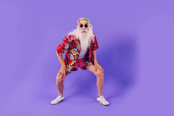 Pria Senior Dengan Tampilan Eksentrik Pria Berusia Tahun Yang Bersenang — Stok Foto