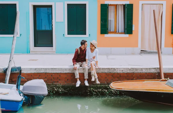 Young Couple Venice Lifestyle Travel Moments Beautiful Italian City Concepts — Stock Photo, Image