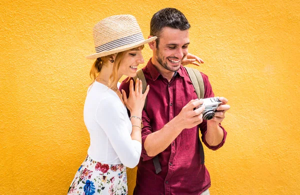 Een Jong Stel Venetië Lifestyle Reismomenten Prachtige Italiaanse Stad Concepten — Stockfoto