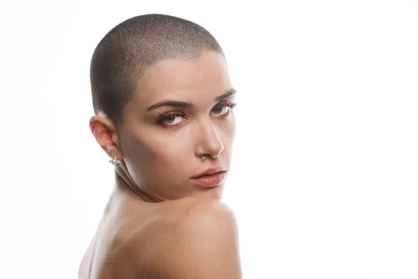 Jovem Atraente Com Cabelo Curto Posando Estúdio Beleza Tiro Menina — Fotografia de Stock