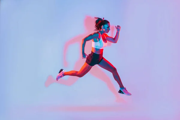 Hermosa Mujer Forma Haciendo Deporte Correr Studio Gel Iluminación — Foto de Stock