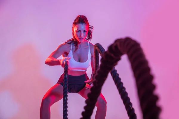 Atletisk Kvinna Med Fitness Sportkläder Traning Vacker Flicka Gör Fitness — Stockfoto