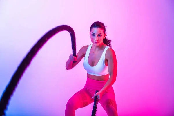 Atletische Vrouw Met Fitness Sportkleding Traning Mooi Meisje Doet Fitness — Stockfoto