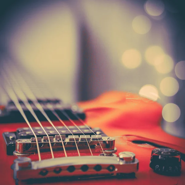 Guitarra Semi Acústica Vermelha Close Com Iluminação Bokeh Espaço Cópia — Fotografia de Stock