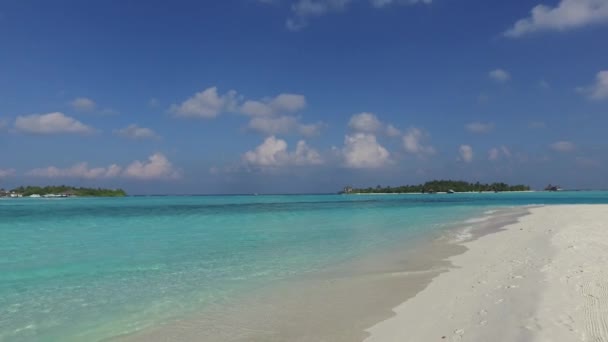 岸边的马尔代夫海滩 — 图库视频影像