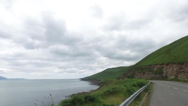 Camino Asfalto Forma Atlántica Salvaje Irlanda — Vídeo de stock