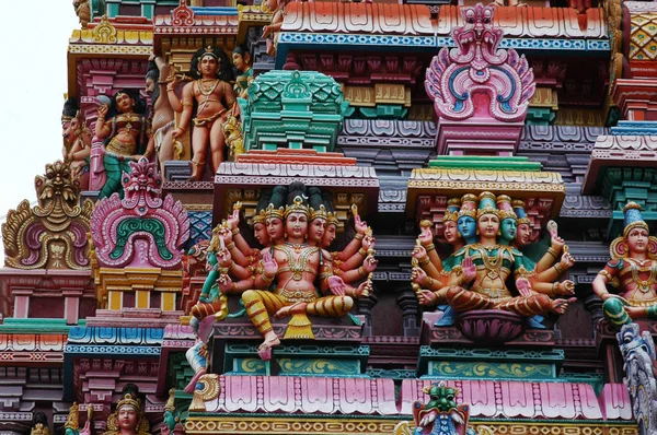 Estatuas en la torre del templo hindú, Tamil Nadu, India —  Fotos de Stock