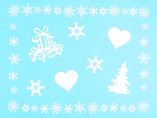 Copos de nieve sobre fondo azul. Concepto de Navidad y Año Nuevo —  Fotos de Stock