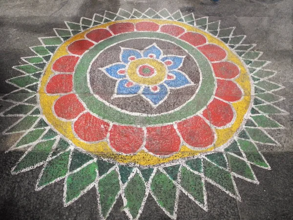 Mandala on the floor of an ancient temple, Tamil Nadu, Kanchipur — Stock Photo, Image