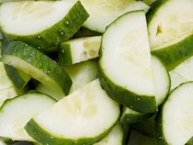 Dilimlenmiş salatalık. Makro fotoğraf