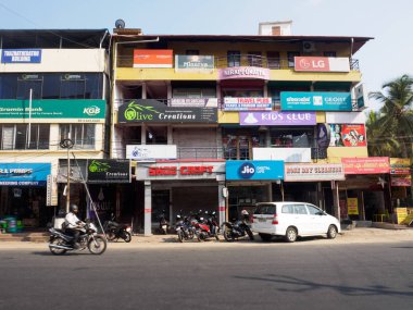 Hindistan, Kochin (d. 05 Nisan 2019): Yol ve ofis binaları