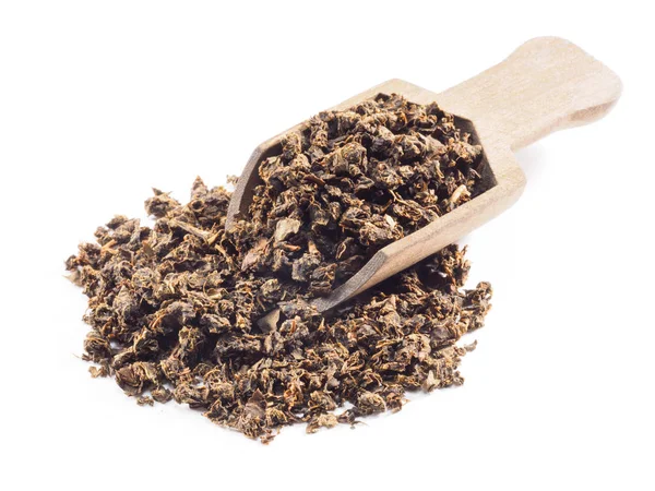 Fermentowana herbata granulowana z liści wiśni (Cerasus) w drewnianym sc — Zdjęcie stockowe