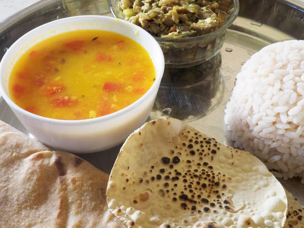 Ινδικό παραδοσιακό χορτοφαγικό γεύμα, Κότσι, Κεράλα, Ινδία — Φωτογραφία Αρχείου
