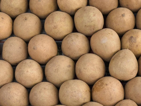 Tropische Früchte sapodilla in kochi, Kerala — Stockfoto