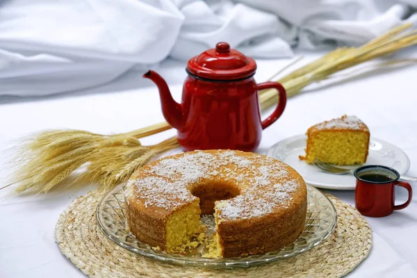 Zelfgemaakte Maïsmeel Cake Met Kokos Thee — Stockfoto