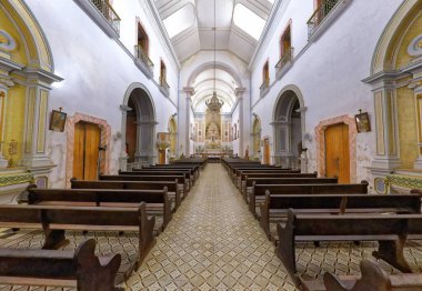 Temmuz 2018 'de Brezilya' nın Rio de Janeiro eyaletindeki Paraty şehrindeki deniz suyu sokaklarını sular altında bıraktı.