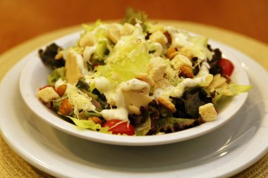 Doğal yiyecekler. Sezar salatası