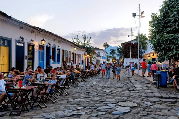 Paraty Rio Janeiro Brazylia Lipca 2018 Turyści Kamiennych Ulicach Historycznym — Zdjęcie stockowe