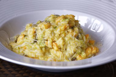 Shitake Mantarı ve Sarımsaklı Karides Risotto.