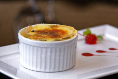 Kirazlı creme brulee. 