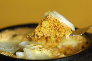 Kil çömlekte Capixaba keki, Espirito Santo State, Brezilya.