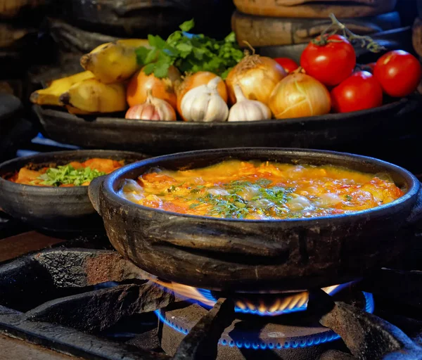 Lezzetli Moqueca Capixaba Kil Kaplarda Sebzeler — Stok fotoğraf