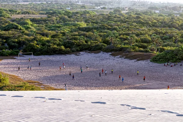 Caraiva, Bahia Eyaleti, Brezilya - 08 Eylül 2019 - Sandy futbol sahası 