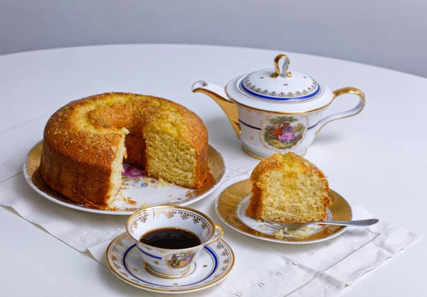 Lezzetli Yapımı Portakallı Kek Masada Çay — Stok fotoğraf