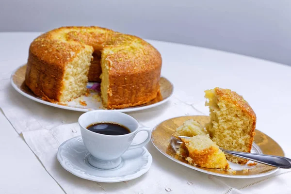 Heerlijke Zelfgemaakte Sinaasappeltaart Met Pit Bovenop Kopje Thee Tafel — Stockfoto