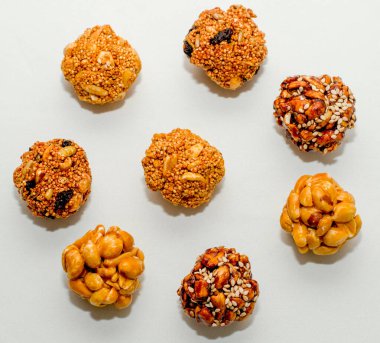 Tipik Meksika tohumları ve bal şekerleri.