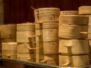 Bir yığın Dim Sum bambu sepeti - 1