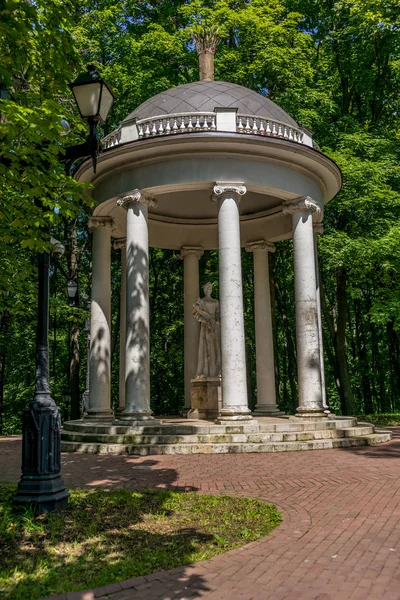 Moskova 'daki Tsaritsyno parkındaki Ceres Tapınağı - 3