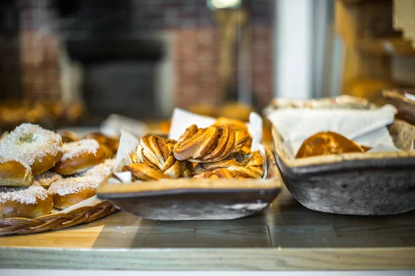 Pasteles y pasteles en una panadería típica noruega - 2 — Foto de Stock