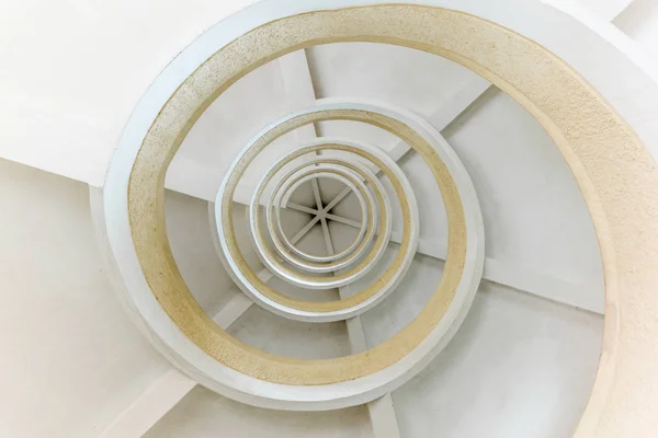 Круглая лестница внутри китайской пагоды - 1 — стоковое фото