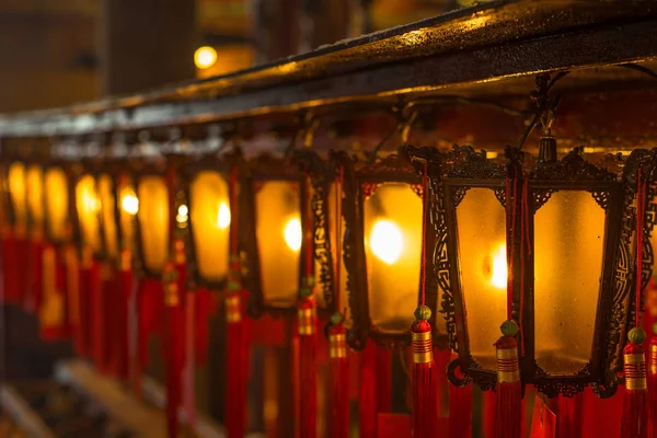 Schöne chinesische Laternen im buddhistischen Tempel des Menschen mo in — Stockfoto