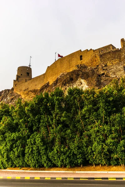 Ruinen einer alten portugiesischen Burg in Muscat - 2 — Stockfoto