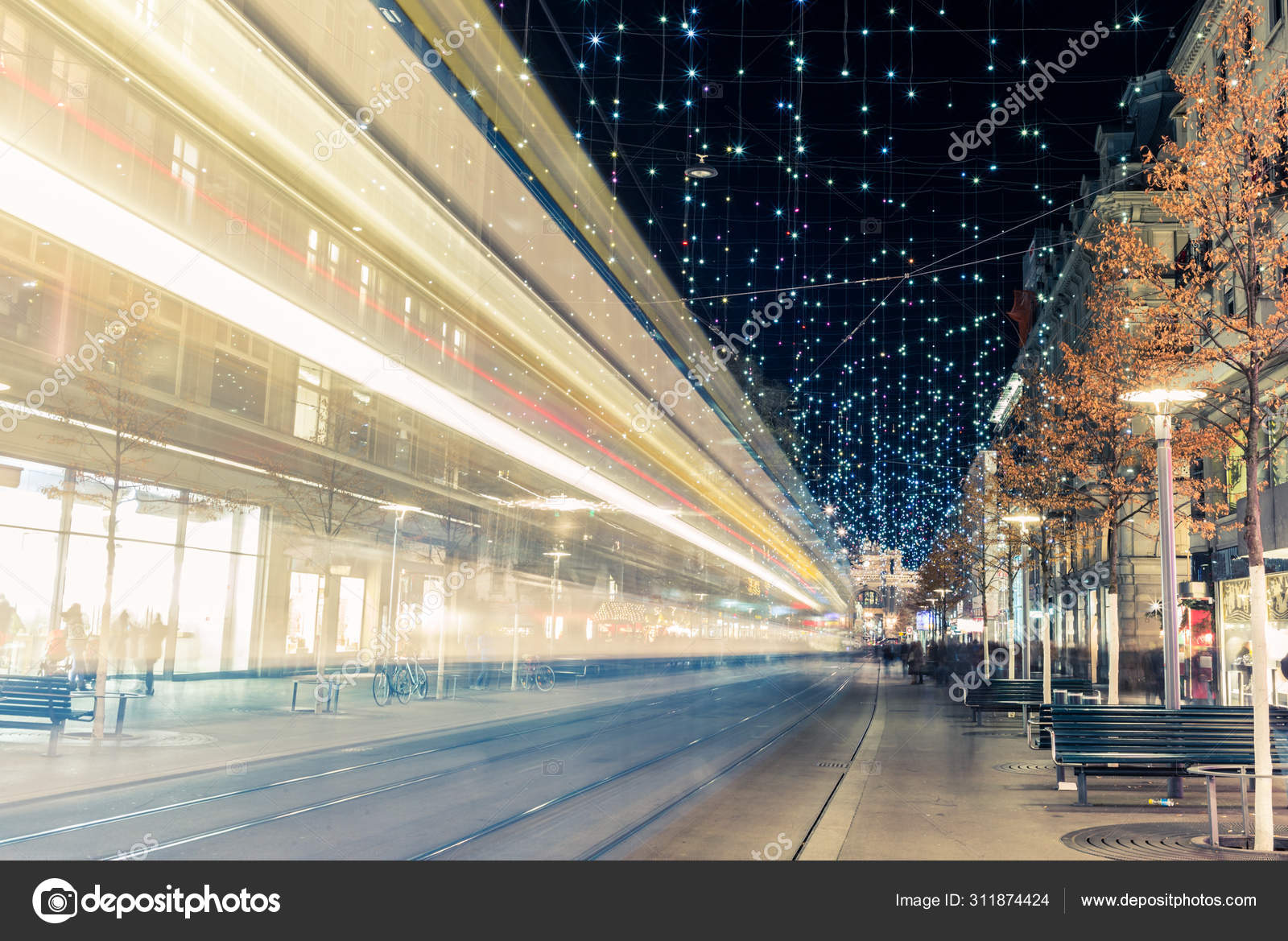 Compras De Natal Na Zurique Decorada Bahnhofstrasse 10 Fotografia De Stock Editorial C Gdefilip 311874424