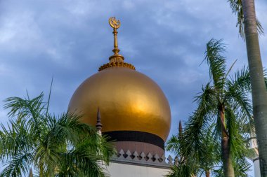 Singapur 'daki Mescid Sultan Camii Kubbesi' nin manzarası.