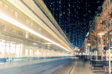 Zürih Bahnhofstrasse 'de Noel alışverişi - 10