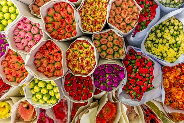 Boeketten bloemen op de Hong Kong Bloemenmarkt - 1 — Stockfoto