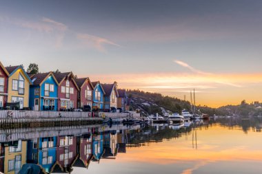 Norveç 'in Bergen fiyordunda deniz yansımaları - 4