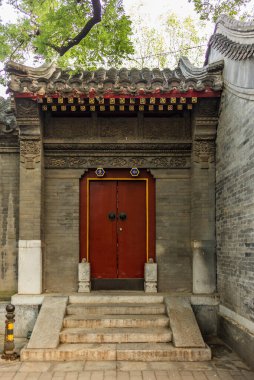 Ch 'deki geleneksel Pekin Hutong' daki bir eve girişin detayları.