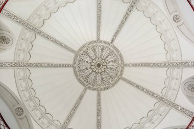 Oxford 'daki eski bir binanın güzel dekore edilmiş hücresi.
