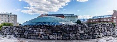 Helsinki 'deki kayadaki kilisenin kubbesi - 1