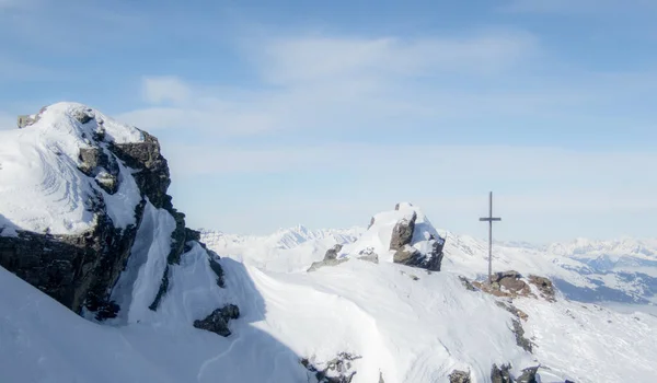Blick auf die Alpenkette von der Spitze des Parpaners — Stockfoto